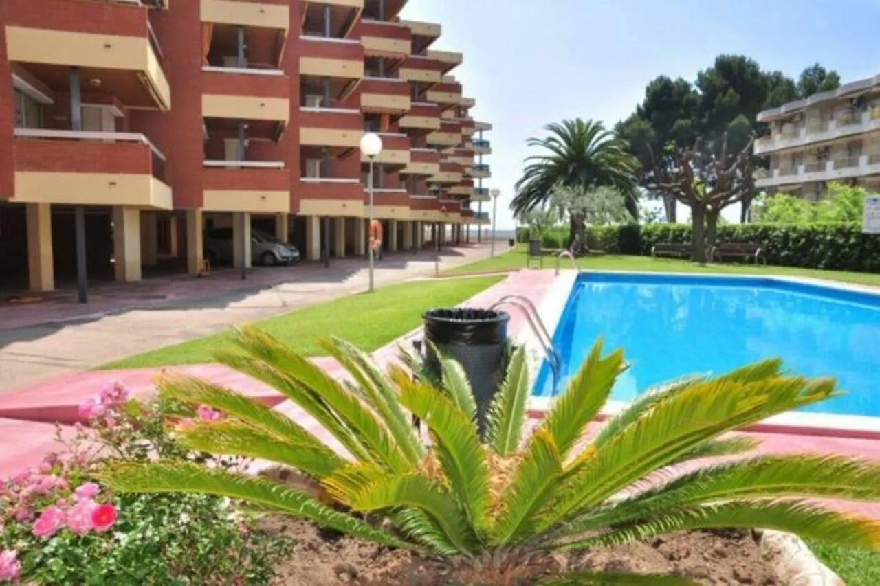 Apartamento Vista A La Playa Para 6 Personas En カンブリルス